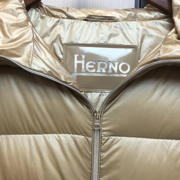 Herno Ultralight Nylon hooded down jacket - Picture 7 of 13
